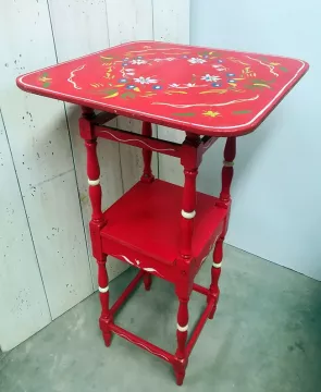 Mesa Sevillana Alta Cuadrada Roja